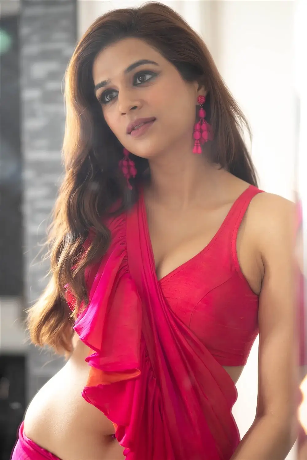 Indian Actress Shraddha Das Photoshoot in Pink Saree